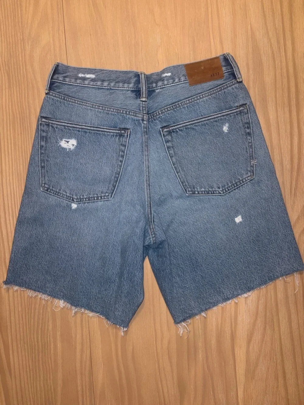 American Eagle Baggy Bermuda Denim Shorts Distressed Size 27